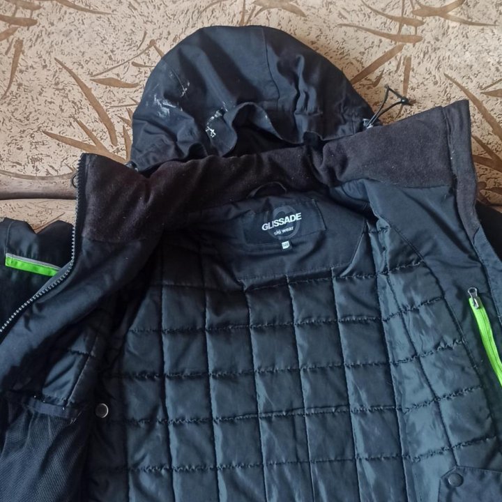 Демисезонная куртка на мальчика 140-146