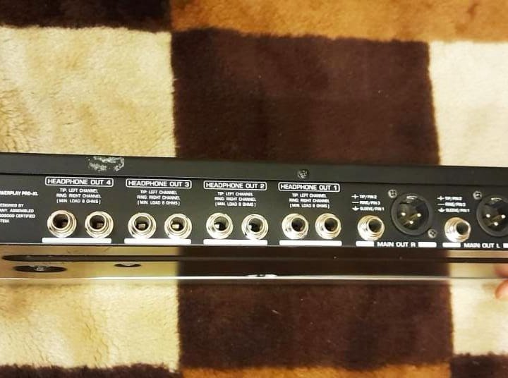 BEHRINGER POWERPLAY PRO-XL HA4700