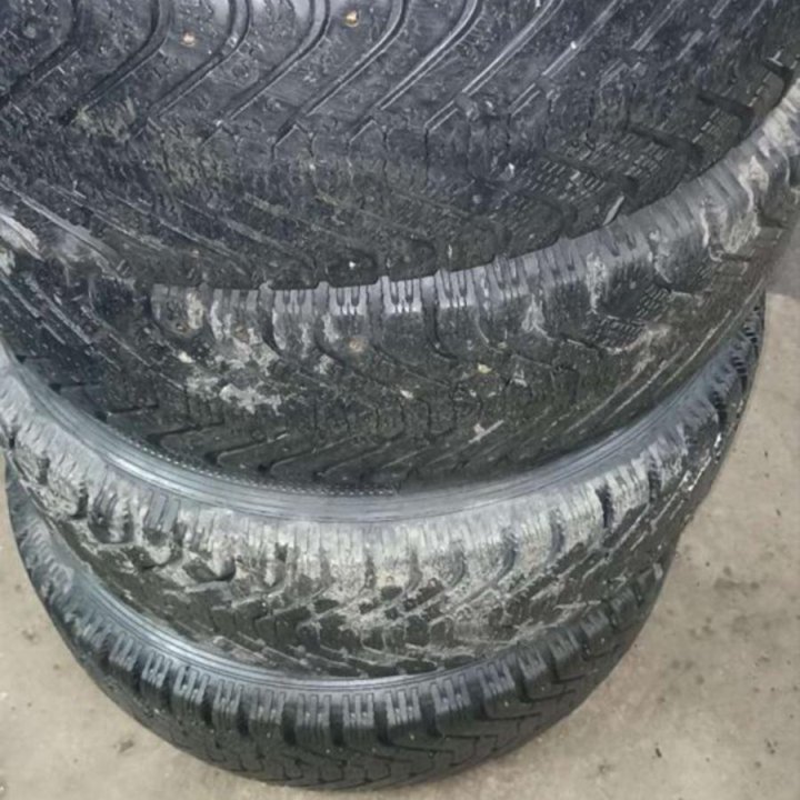 Goodyear UltraGrip 500 225/70 R16 102т