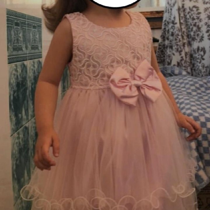 Платье нарядное на девочку