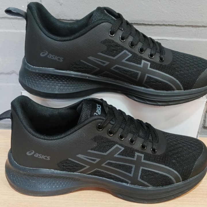 Кроссовки Asics новые черные