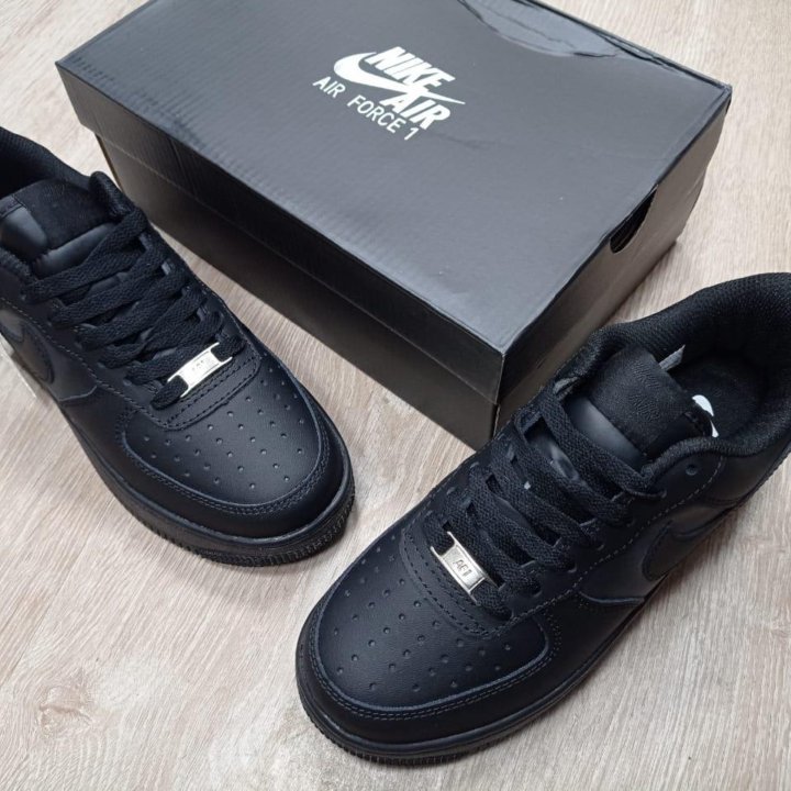 Кроссовки Nike Air Force