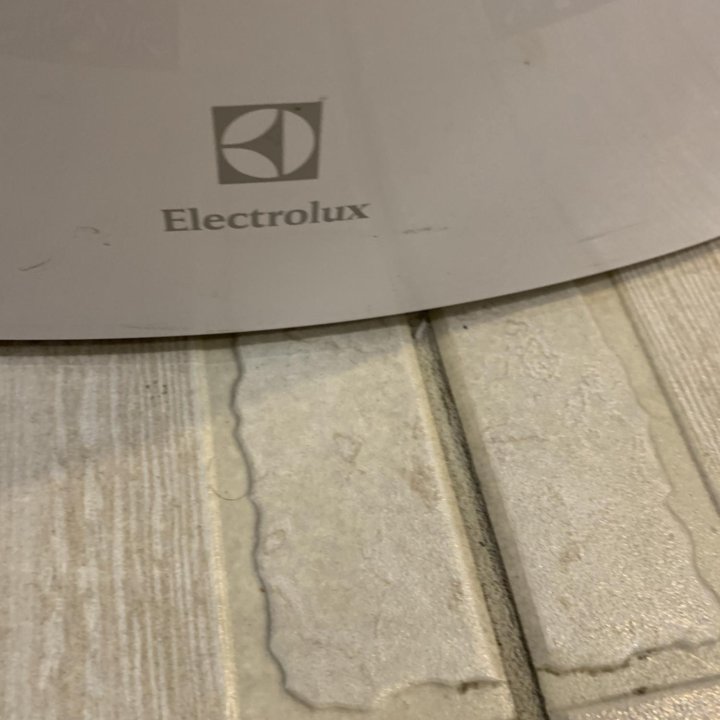 Увлажнитель и мойка воздуха Electrolux