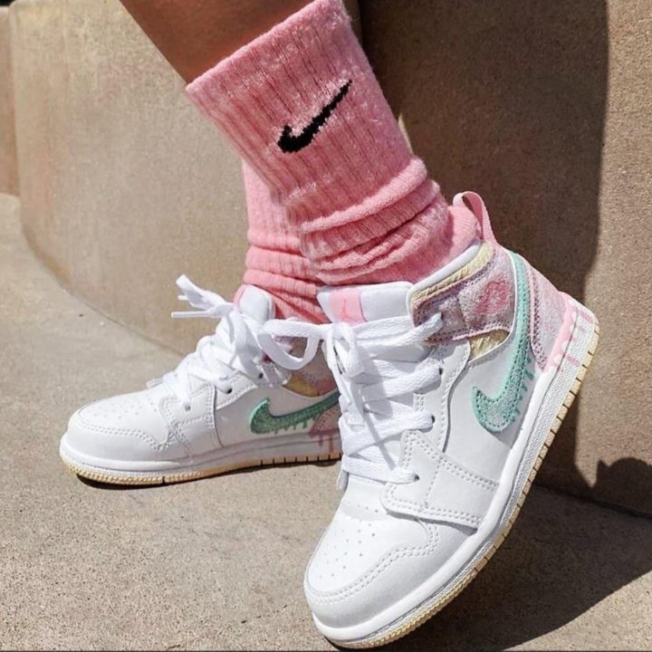 Кроссовки Nike Air Jordan 1