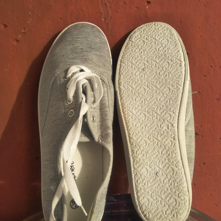 Разноцветные кеды