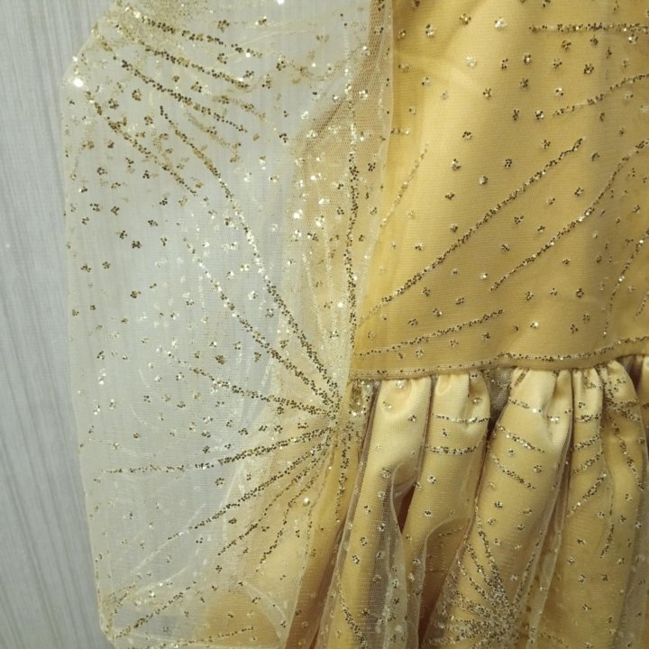 Платье золотое с блестками