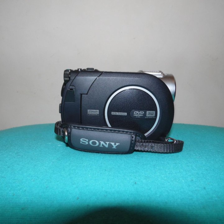 Видеокамера Sony DCR-DVD109E