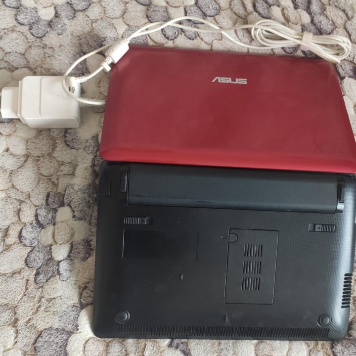 Нетбук Asus Eee PC 1015P.