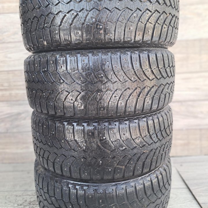 235/55/17, Bridgestone Spike 01, 4 шт