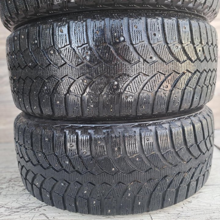 235/55/17, Bridgestone Spike 01, 4 шт