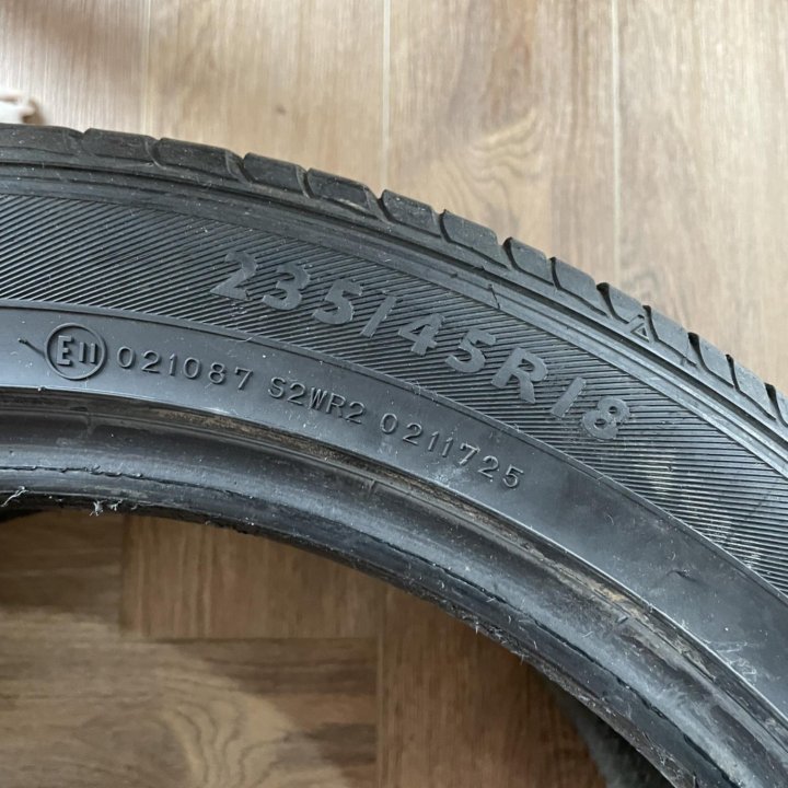 Dunlop SP SPORT 7000 a/s 2шт. 235/45 R18 шины