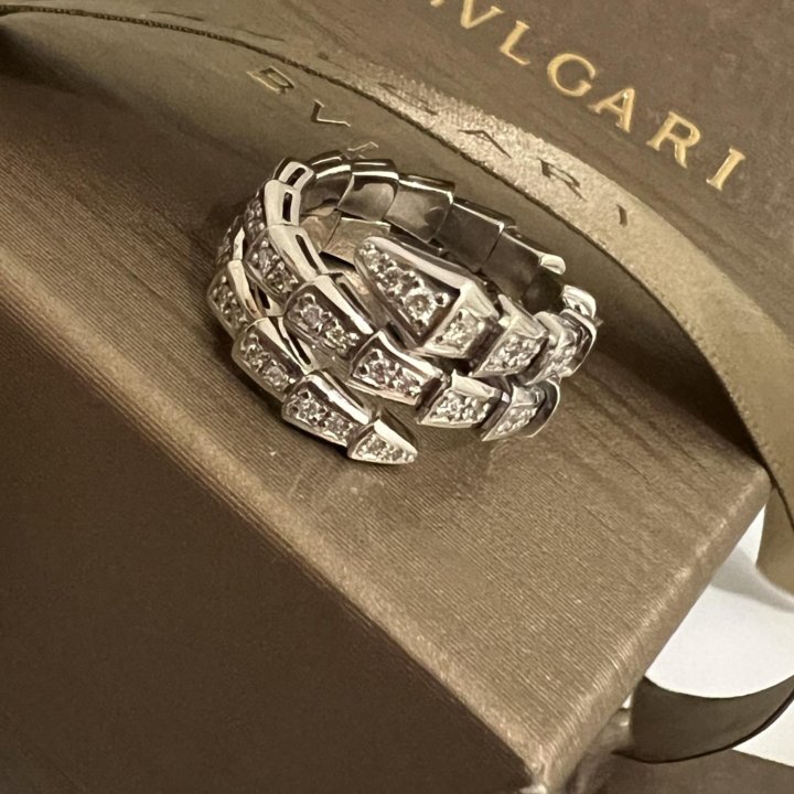 Bvlgari новое кольцо золото и бриллианты