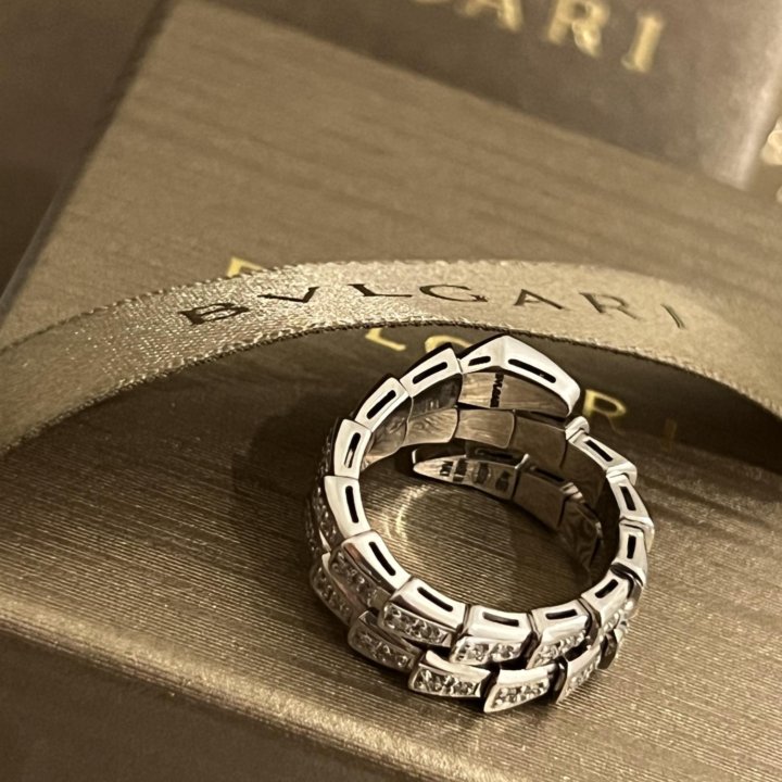 Bvlgari новое кольцо золото и бриллианты