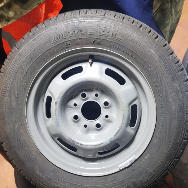 Заводское колесо - запаска Ваз 175/70R13