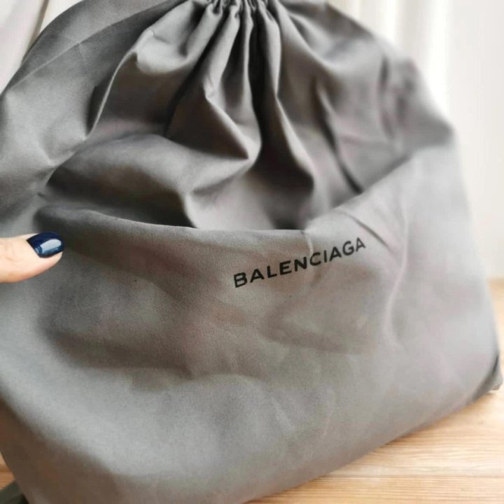 Сумка BALENCIAGA кожаная женская