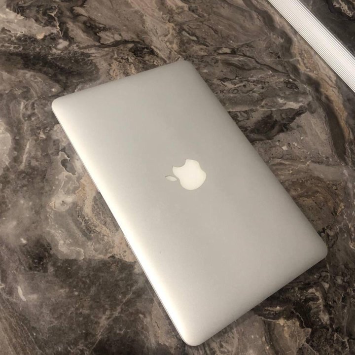 Apple MacBook Air 11