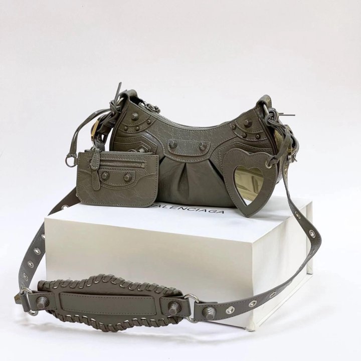 Сумки Balenciaga