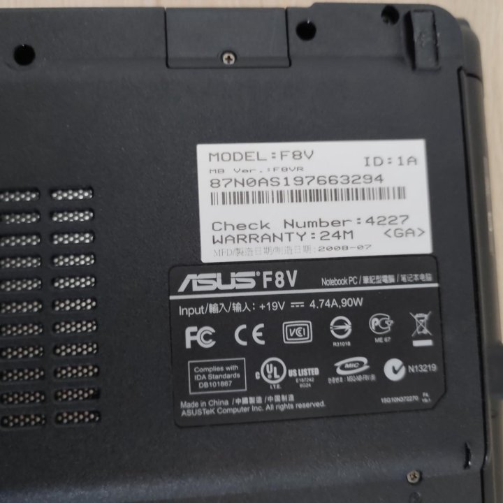 Ноутбук Asus F8V