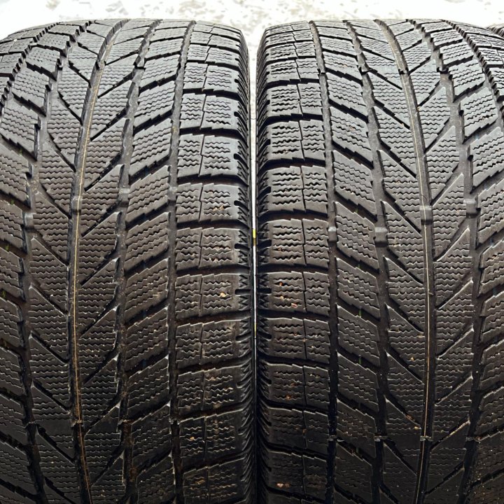 Зима Toyo Observe Garit KX 235/45 R17 93Q