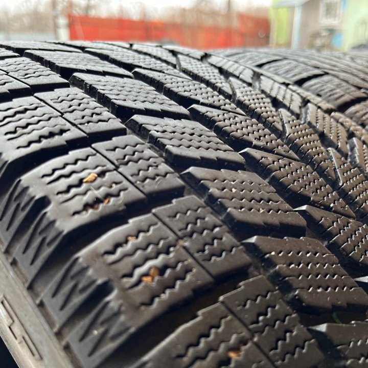 Зима Toyo Observe Garit KX 235/45 R17 93Q