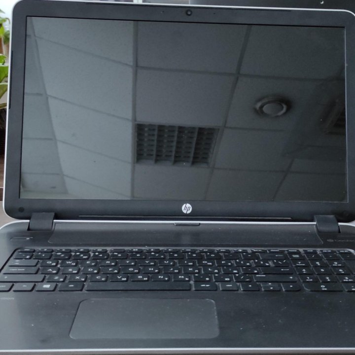 HP PAVILION 17