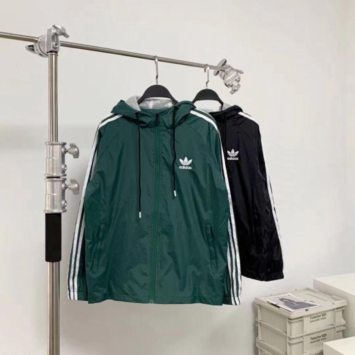 ВЕТРОВКА ADIDAS