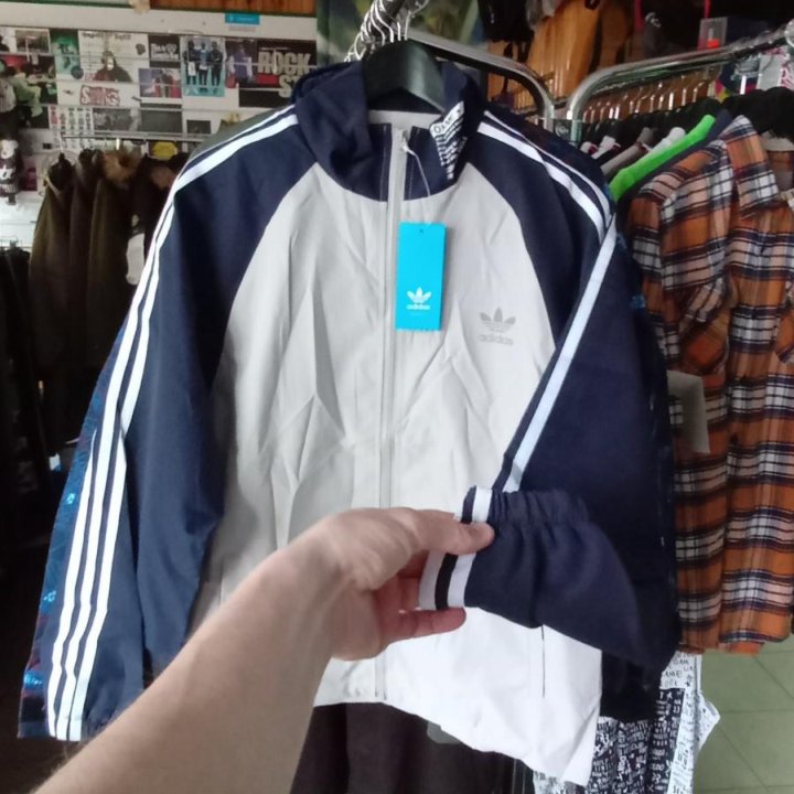 ВЕТРОВКА ADIDAS