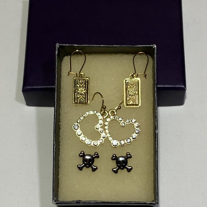 Миниатюрные серьги.