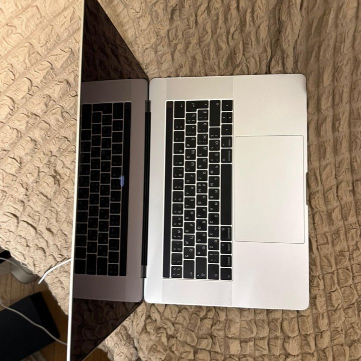 MacBook Pro 15 2016 25 циклов, i7 2.7ghz/16/512/ra