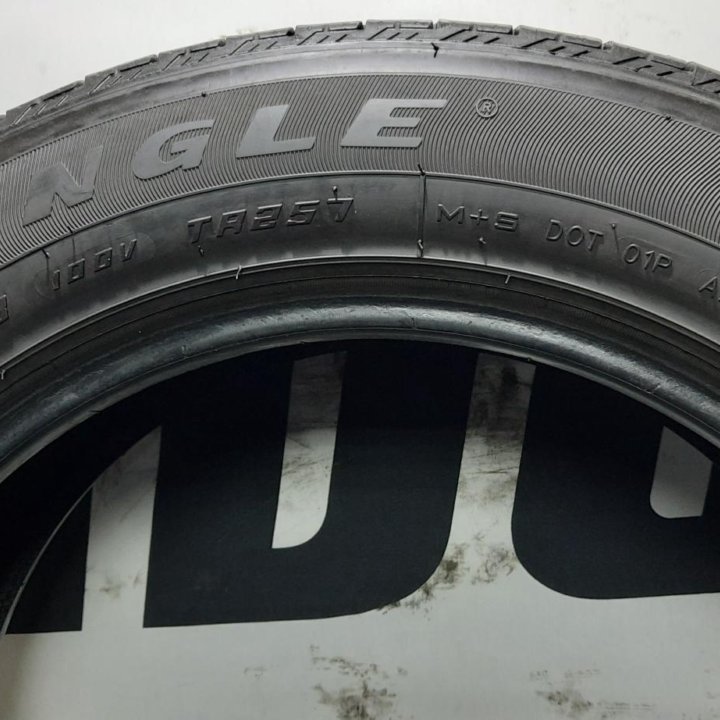 225/60R18 100V Triangle TR257