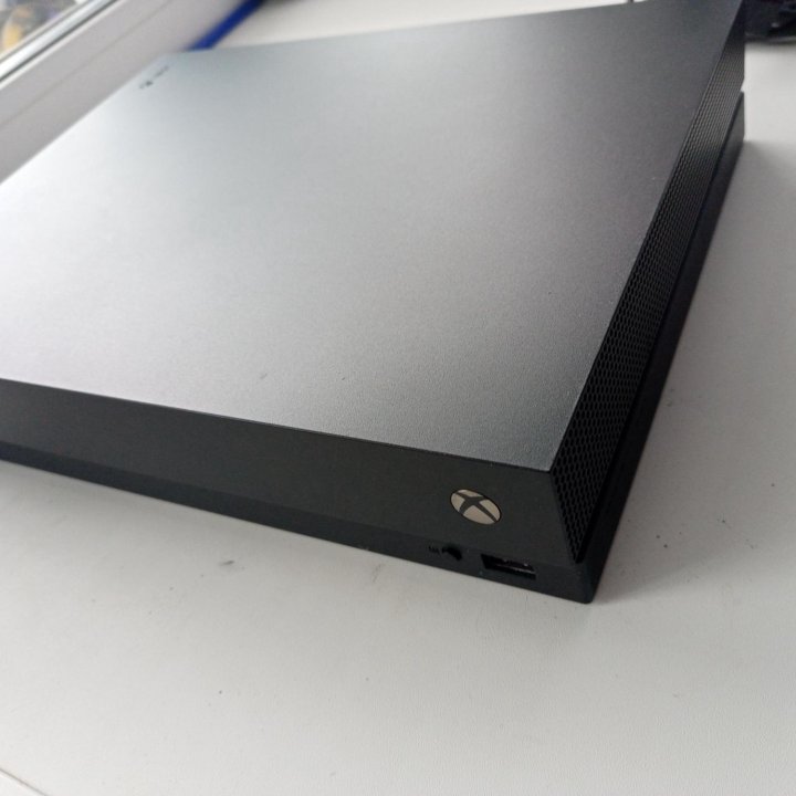 Microsoft Xbox One X 1 Тбайт