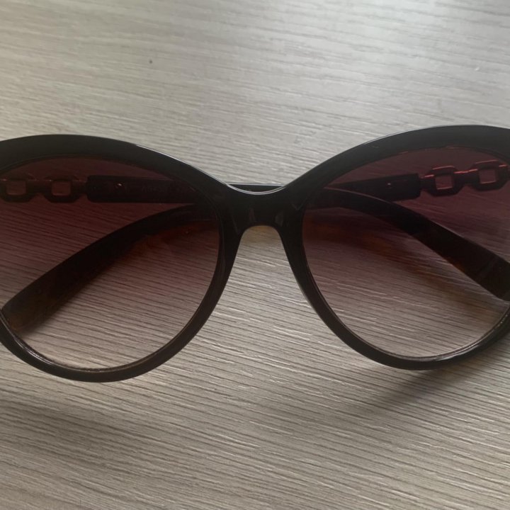 Очки солнцезащитные