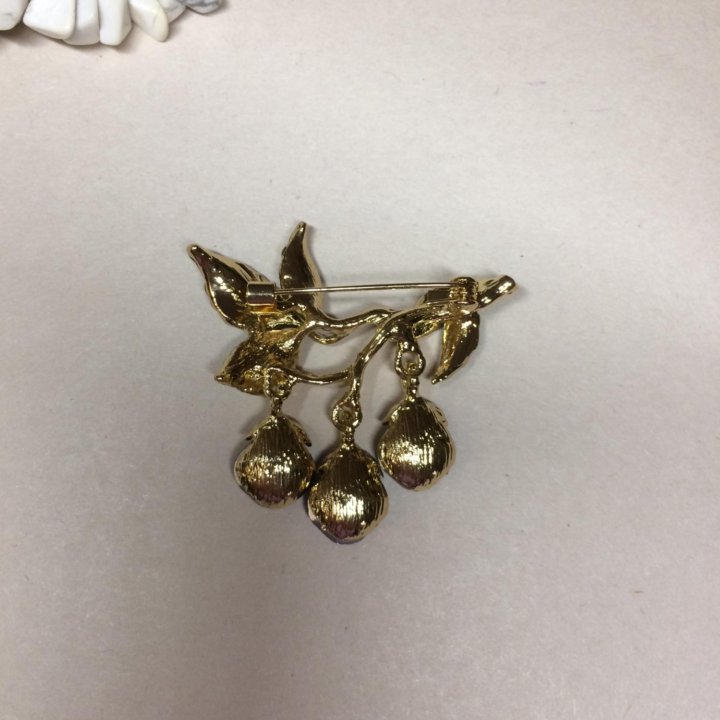 Брошь 