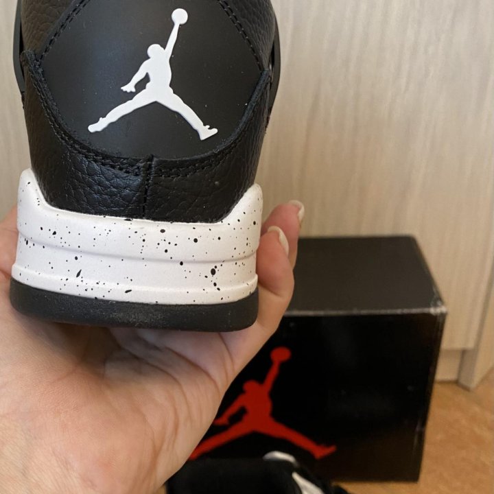 Кроссовки Nike Air Jordan 4 retro