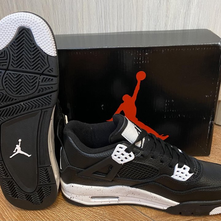 Кроссовки Nike Air Jordan 4 retro