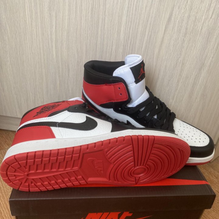 Кроссовки Nike air Jordan