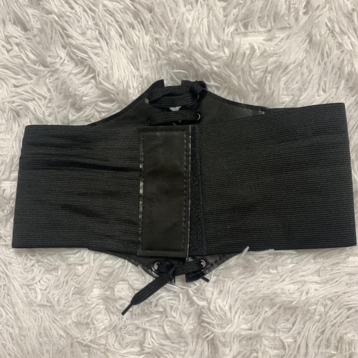 Черный корсет