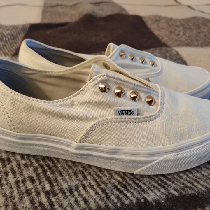 Кеды Vans 37 р. молочного цвета