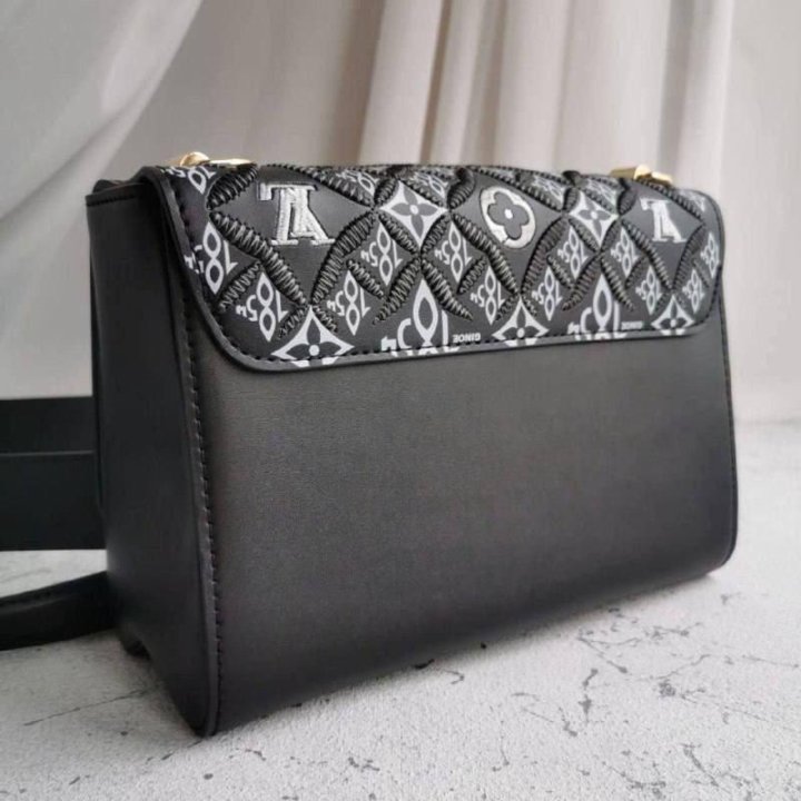 Сумка Louis Vuitton