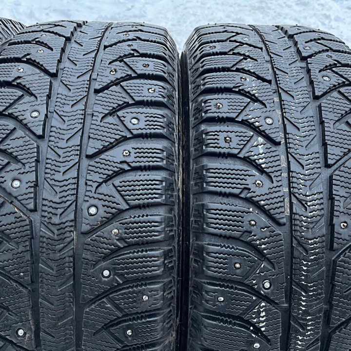 Зима Bridgestone Ice Cruiser 7000S 215/60 R16 95T