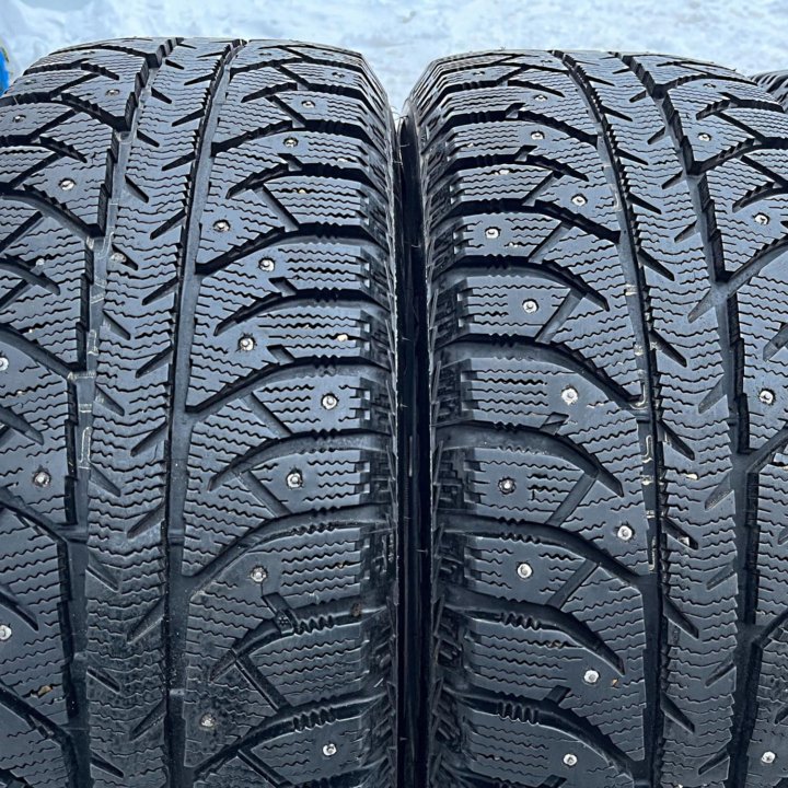 Зима Bridgestone Ice Cruiser 7000S 215/60 R16 95T