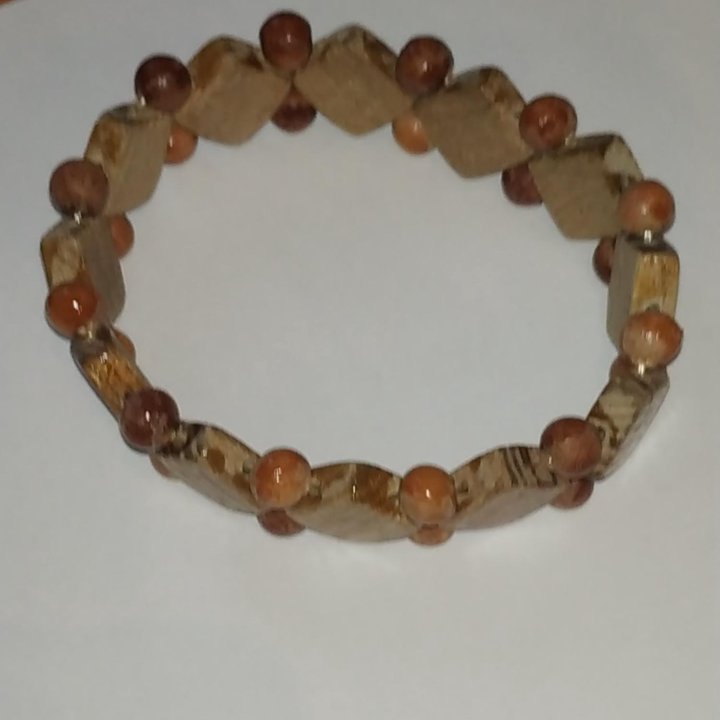 Браслет из дерева
