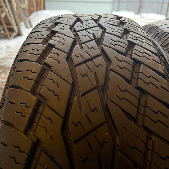 Лето Toyo Open Country A/T Plus 215/60 R17 96V