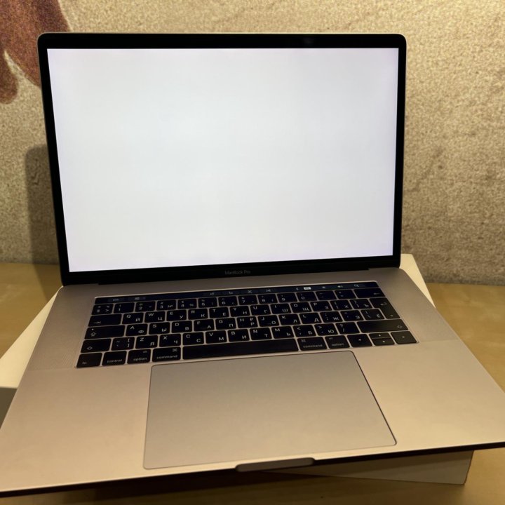 Macbook pro a1707