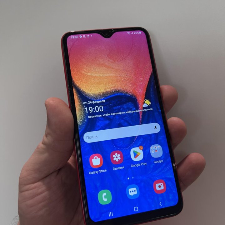 Продам Samsung A10 2/32Gb