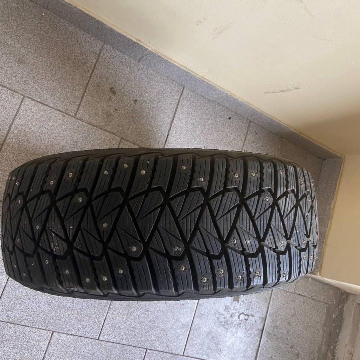 Goodyear Ultragrip 600