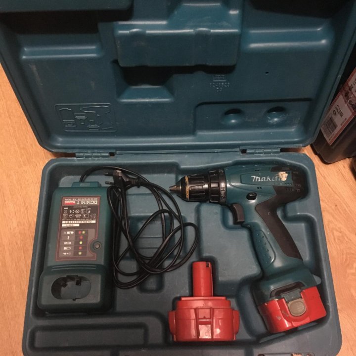 Шуруповёрт аккумуляторный Makita 6271D