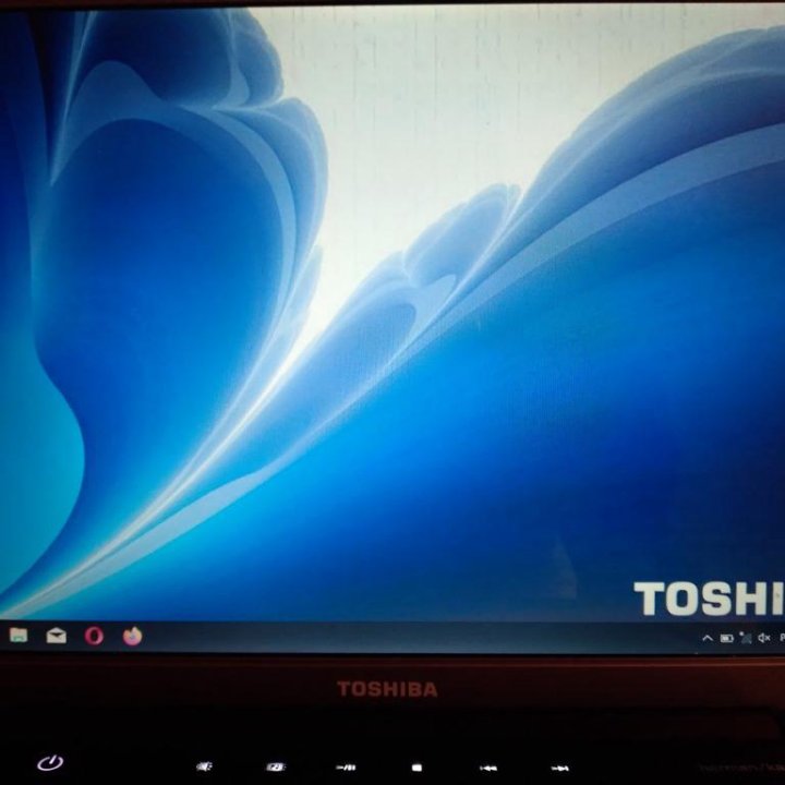 Ноутбук Toshiba 2 ядра 4 гб WiFi Bluetooth Webcam