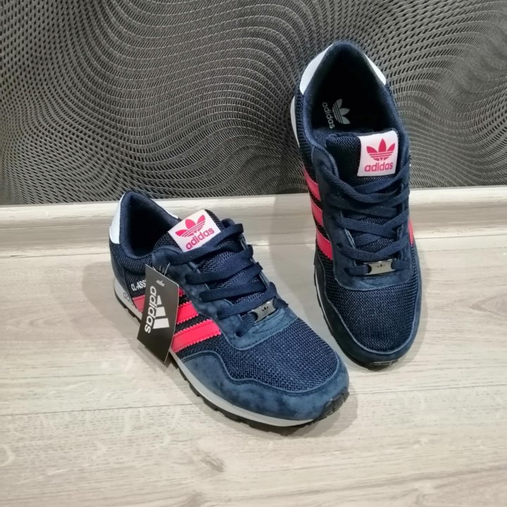 Новые кроссовки Adidas р.45