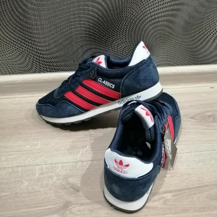 Новые кроссовки Adidas р.45